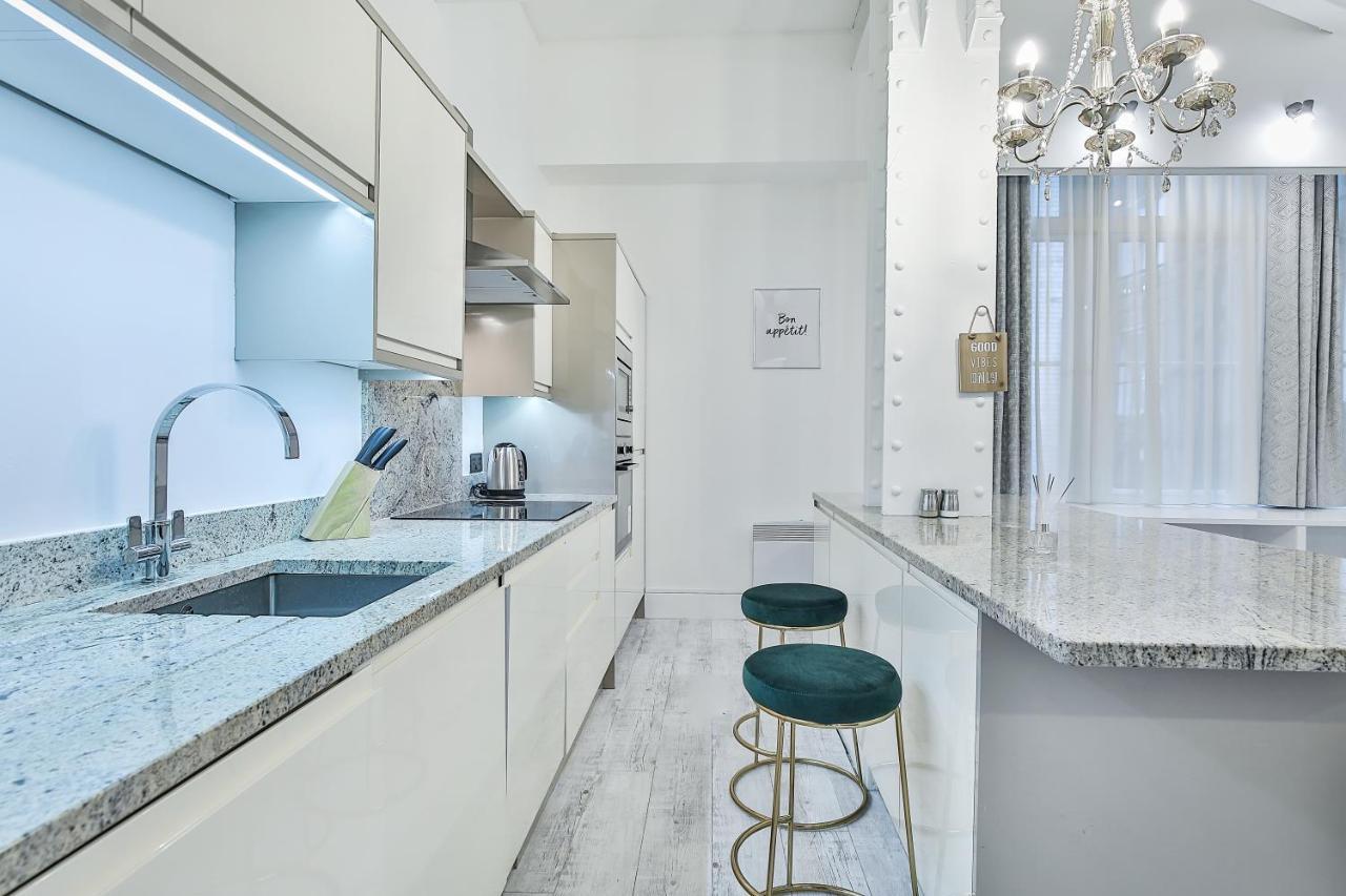 City Dreamz - Modern Apartment Centre Of Манчестер Экстерьер фото